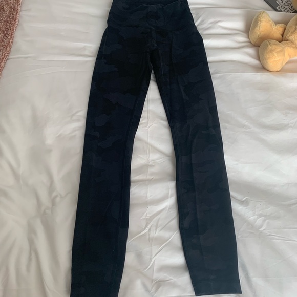 Lululemon Wunder Train High-Rise Tight 25” Black Camo Leggings - Picture 2 of 4